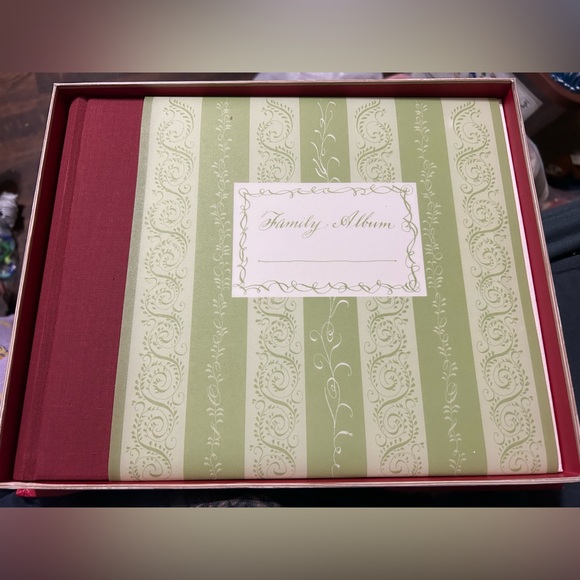 Recollections Scrapbook & Guide for Your Own Family Album by J Murphey NEW - Picture 2 of 4